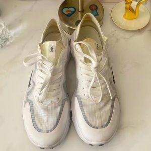 EUC- ShoeNike Womens Renew Lucent Running Shoe